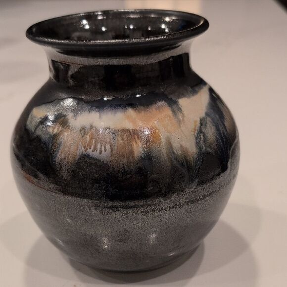 Studio Art Pottery Hand Thrown Mottled Glaze Ceramic Vase Artist signed - Picture 2 of 9